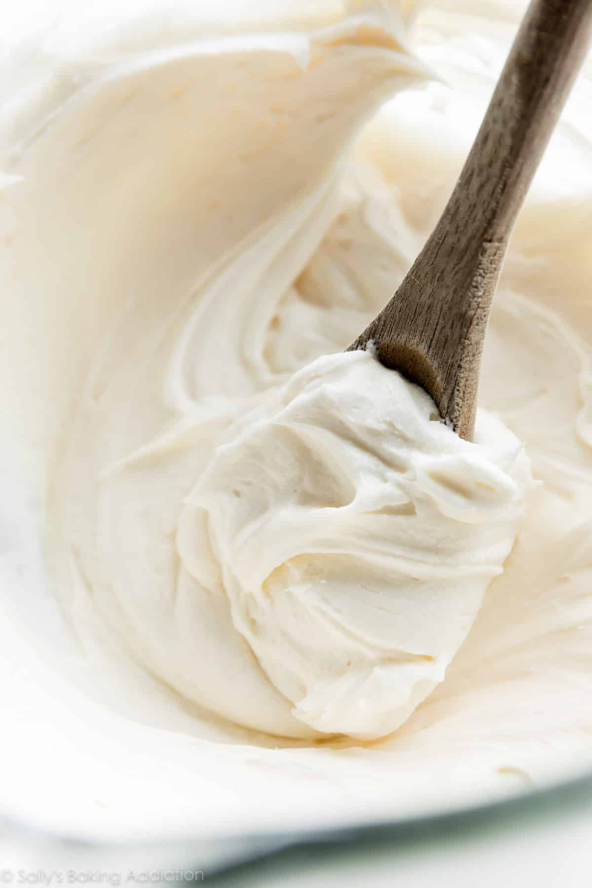 Vanilla Buttercream Tips: Store, Serve & Flavor Your Frosting